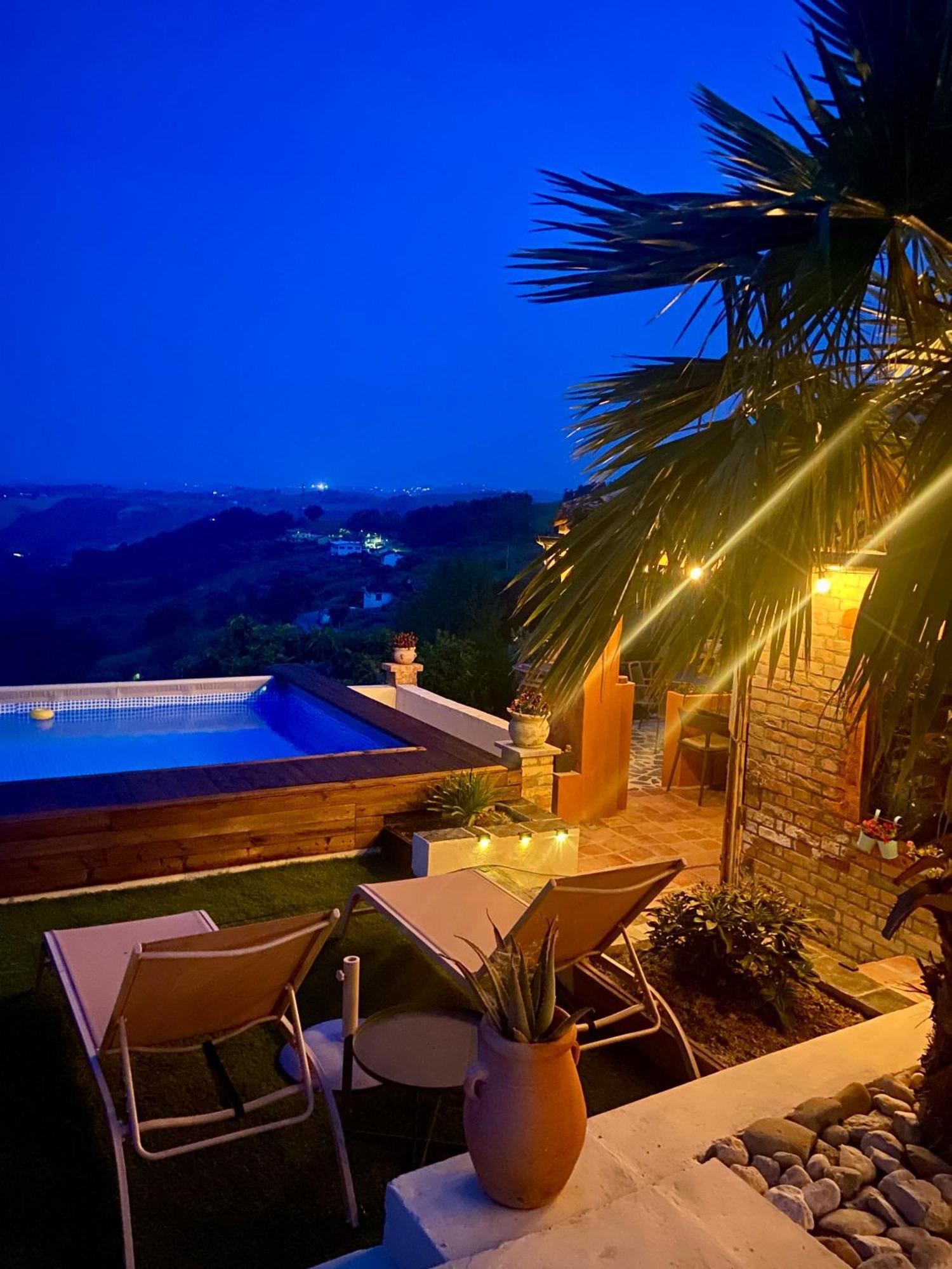 Bed And Adventure Tramontana Resort - Camera Vista Castilenti Bagian luar foto
